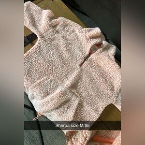 Sherpa pull over sweater size M